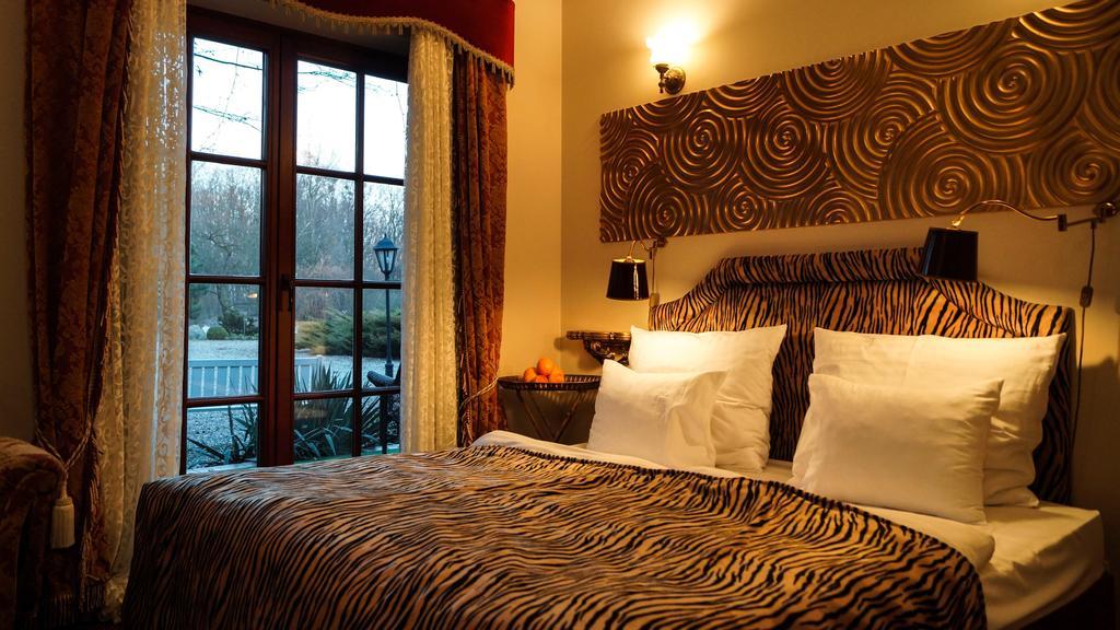 Dwor Giemzow Hotel - Autostrada A1 罗兹 外观 照片