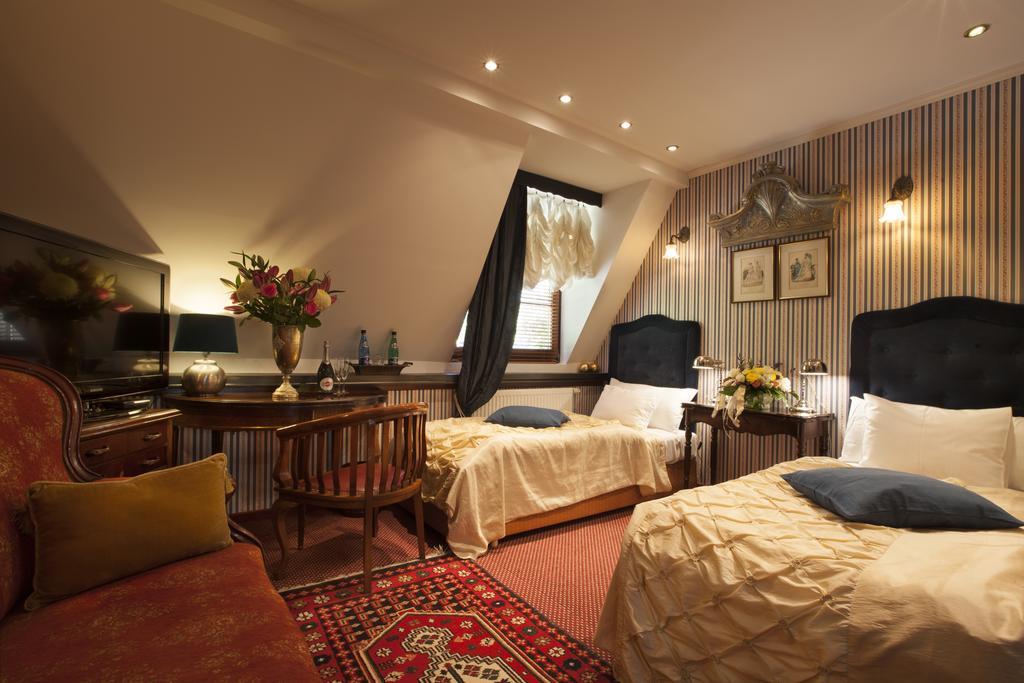 Dwor Giemzow Hotel - Autostrada A1 罗兹 外观 照片